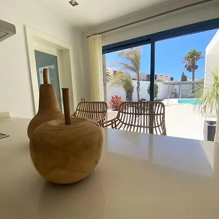 Villa Casa Montana Mesa Stylish And Luxurious With Private Heated Pool Wifi Air Conditioning